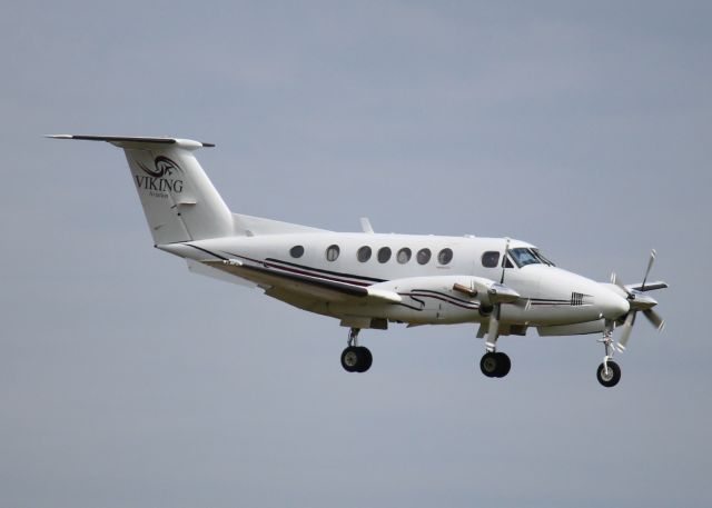 Beechcraft Super King Air 200 (N405PT) - At Downtown Shreveport.