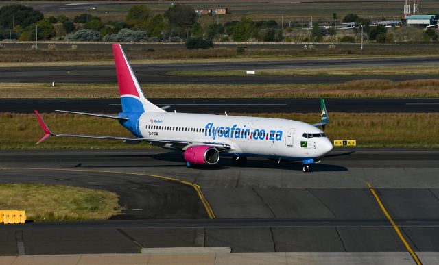 Boeing 737-800 (ZS-FGD) - Fly Safair 737 800  coming from George