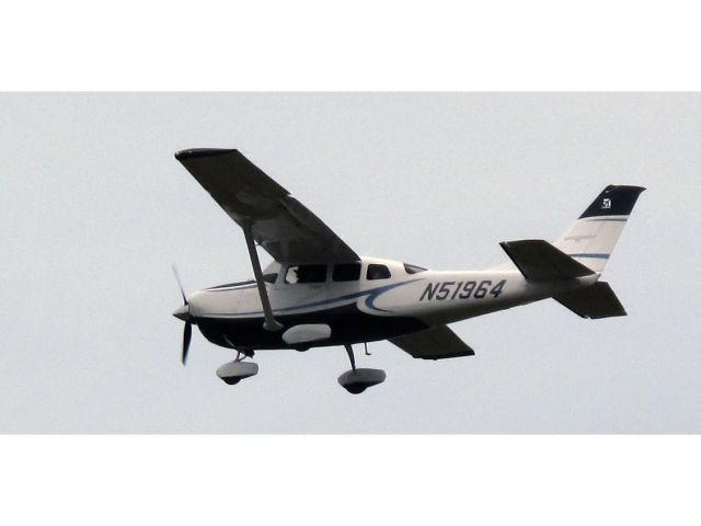 Cessna 206 Stationair (N51964) - Take off RW26.