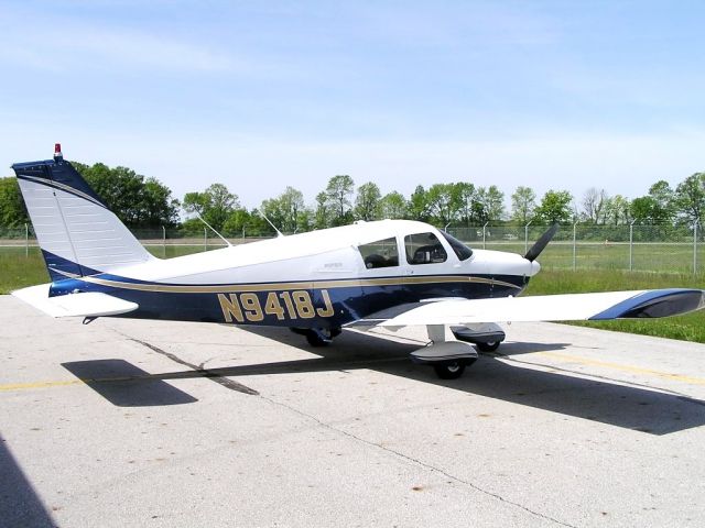 Piper Cherokee (N9418J)