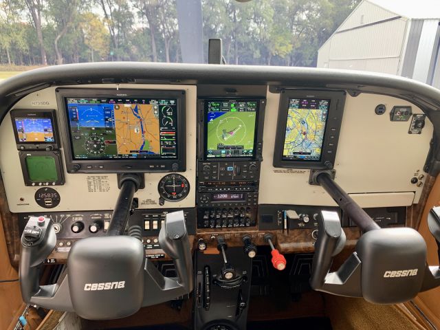 Cessna Skylane (N735DG) - Panel upgrade
