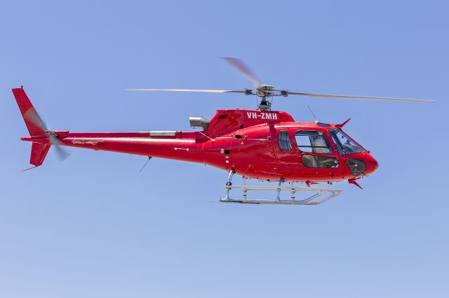 Eurocopter AS-350 AStar (VH-ZMH) - Heli Surveys (VH-ZMH) Eurocopter AS 350B3 Ecureuil at Wagga Wagga Airport