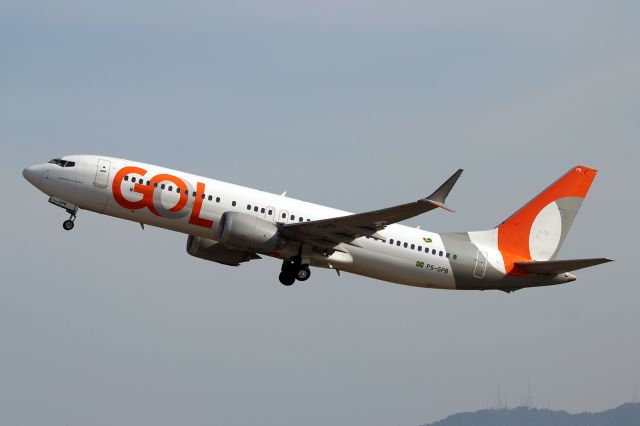 Boeing 737-700 (PS-GPB)