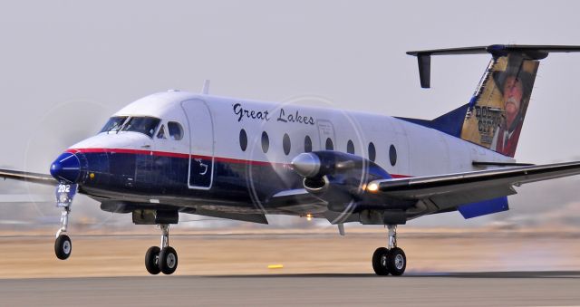 Beechcraft 1900 (N202UX) - GLA Flight 162 LAX to MCE landing runway One-Two (24 Jan 2014)