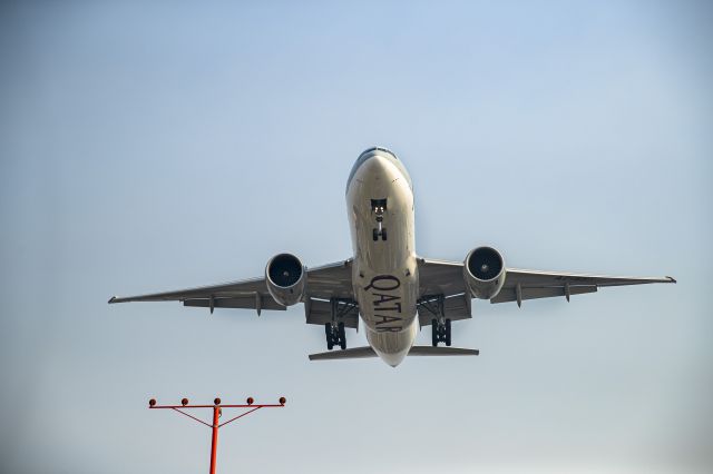 BOEING 777-300ER (A7-BBF)