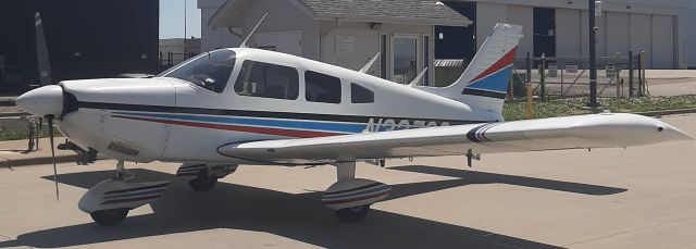 Piper Cherokee (N32796)