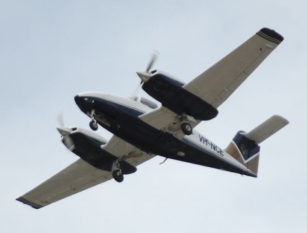 Piper PA-44 Seminole (VH-NCE)