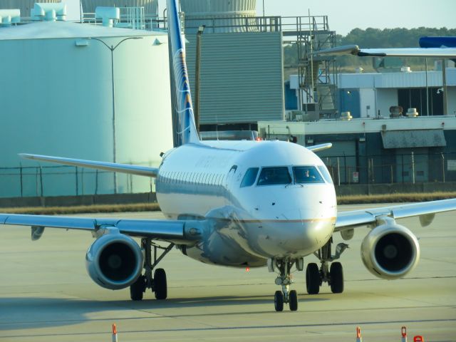Embraer 175 (N211SY) - SKW5237br /IAH-AGUbr /03/15/2025