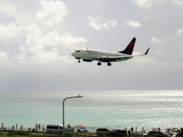 Boeing 737-700 (N307DQ)