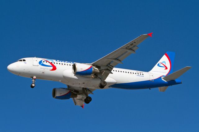 Airbus A320 (VQ-BFV)
