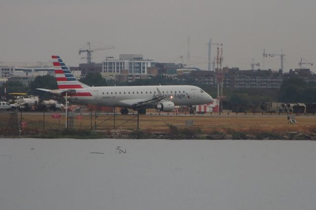 Embraer 170/175 (N409YX)