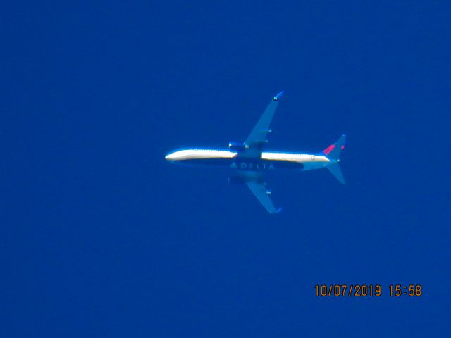 Boeing 737-900 (N900DU)