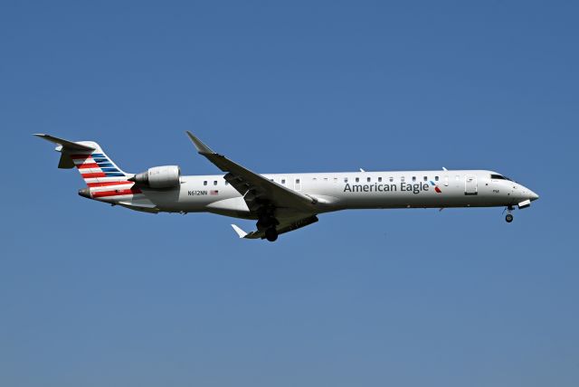 Canadair Regional Jet CRJ-900 (N612NN)