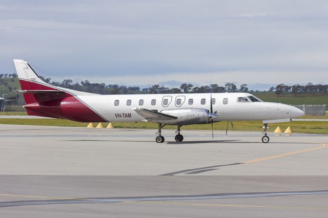 Fairchild Dornier SA-227DC Metro (VH-TAM) - Desert-Air Safaris (VH-TAM), still wearing the former Brindabella Airlines livery, Fairchild SA227-AC Metro III at Wagga Wagga Airport.