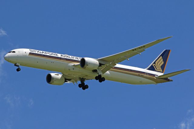 BOEING 787-10 Dreamliner (9V-SCO)