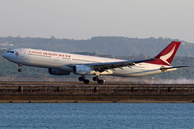 Airbus A330-300 (B-HLE)