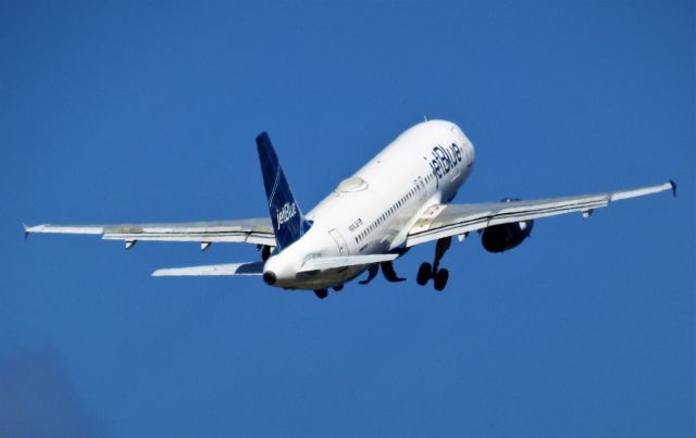 Airbus A320 (N565JB)