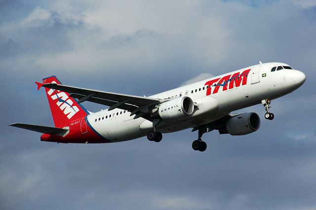 Airbus A320 (PR-MYT)