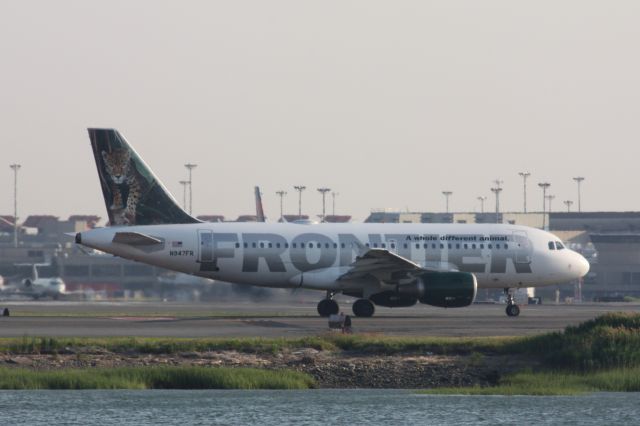 Airbus A319 (N947FR)