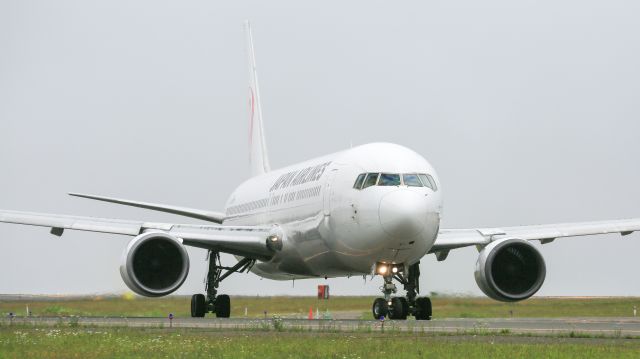 BOEING 767-300 (JA8399) - Japan Airlines / Boeing 767-346br /Jul.16.2016 Kushiro Airport [KUH/RJCK] JAPAN