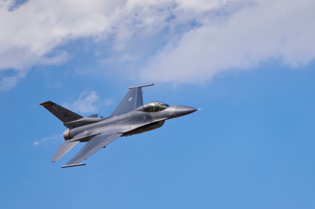 Lockheed F-16 Fighting Falcon (AFR880457)