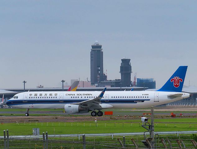 Airbus A321 (B-8995) - I took this picture on Jun 09, 2019.br /CZ6086/9Jun NRT-HRB