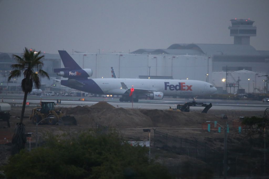 Boeing MD-11 (N631FE)