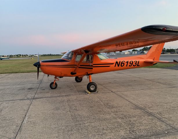 Cessna 152 (N6193L)