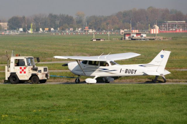 Cessna Skyhawk (I-BUGY)