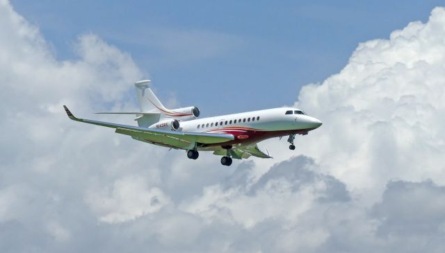 Dassault Falcon 7X (N143RE)