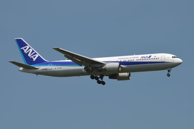 BOEING 767-300 (JA609A) - 2017-06-06