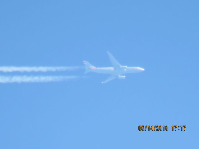 Airbus A330-200 (N287AY)