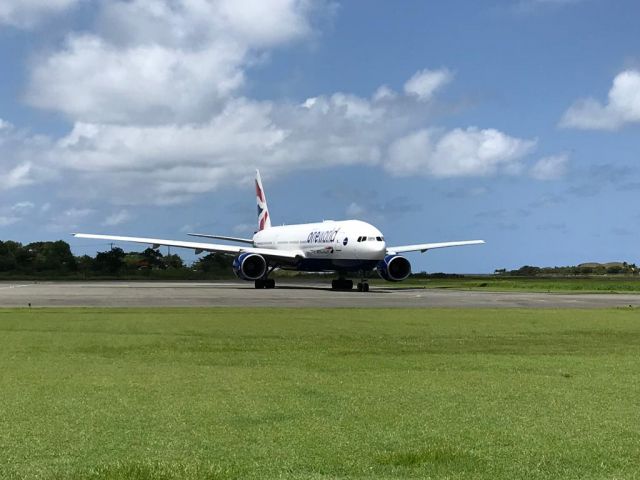 Boeing 777 (G-YMMF)