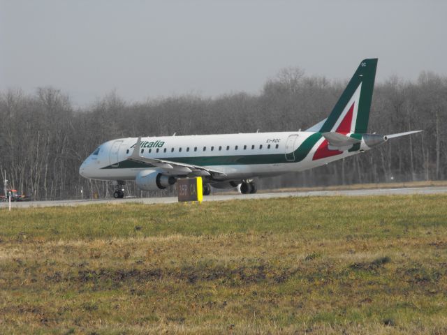 Embraer 170/175 (EI-RDC)