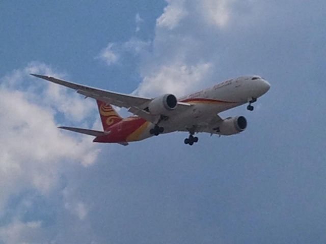 Boeing 787-8 (B-2729) - Hainan 497 heavy from ZBAA landing runway 28C