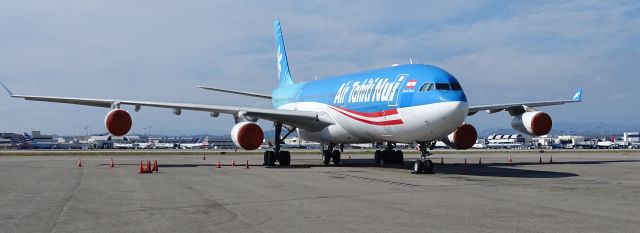 Airbus A340-300 (F-OJTN)