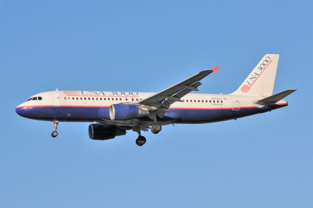 Airbus A320 (N262AV)