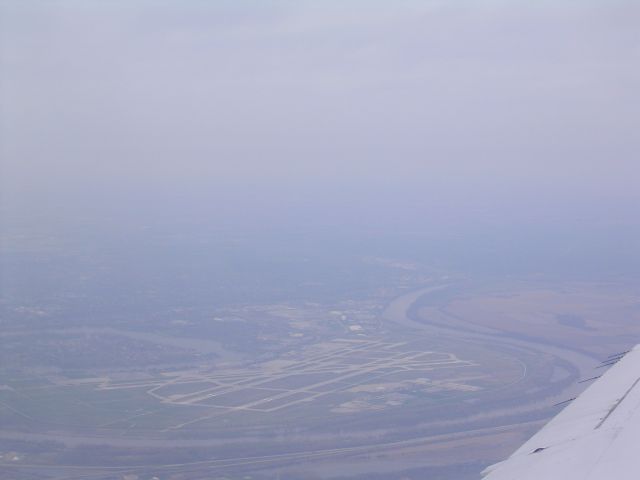 — — - 04102010 Eppley airfield after takeoff AAL 4276