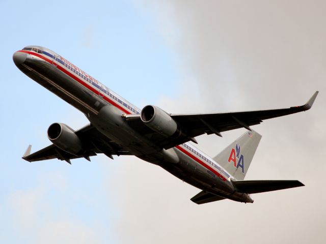 Boeing 757-200 (N605AA)