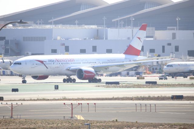 Boeing 777-200 (OE-LPD)