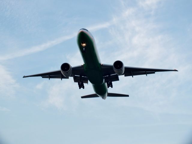 BOEING 777-300ER (B-16709)