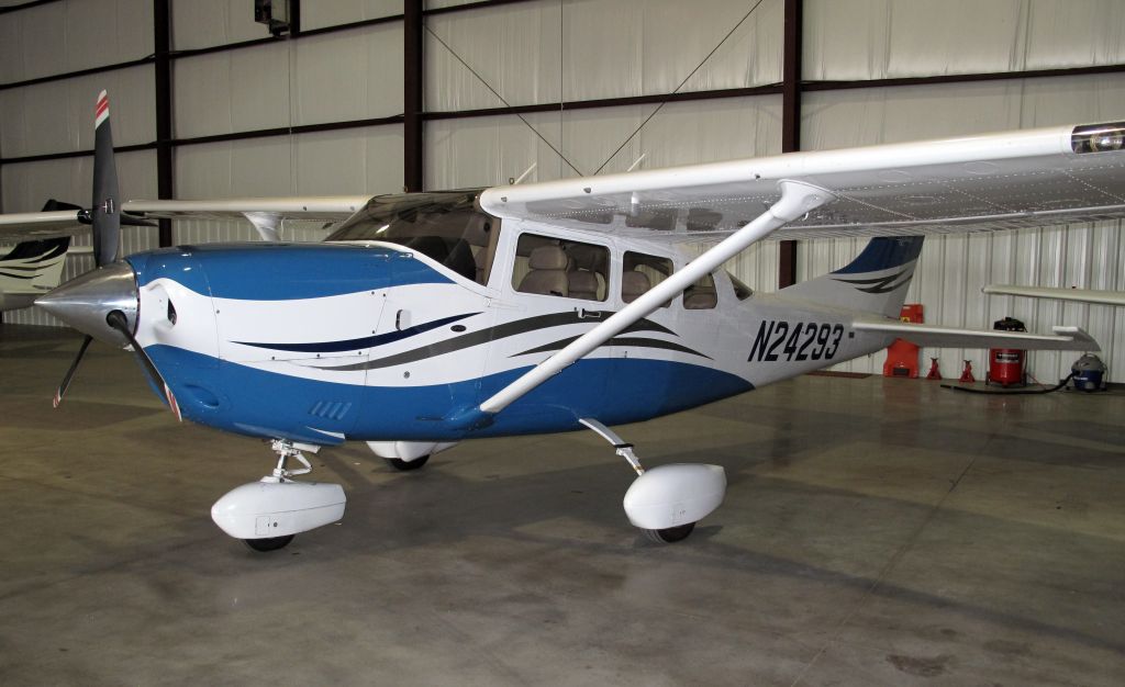 Cessna 206 Stationair (N24293) - Great airport - friendly people!