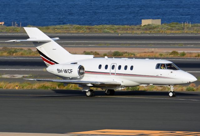 Hawker 800 (9H-WCF)