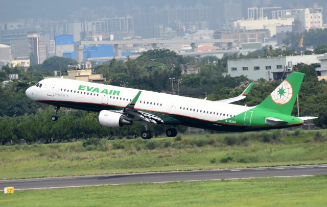 Airbus A321 (B-16208)