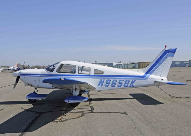 Piper Cherokee (N9658K)