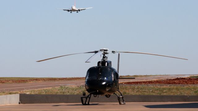 Eurocopter AS-350 AStar (PT-HZF)