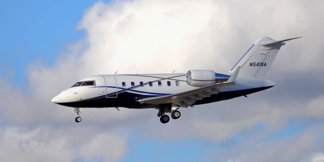 Canadair Challenger (N541BA) - phoenix sky harbor international airport 22FEB20