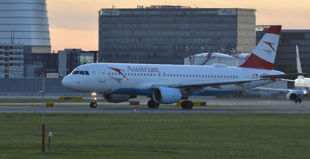 Airbus A320 (OE-LBV)