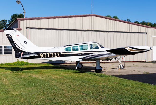Cessna Executive Skyknight (N777ZT)