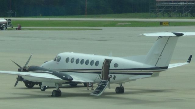 N832PW —